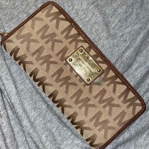 Michael kors wallet
